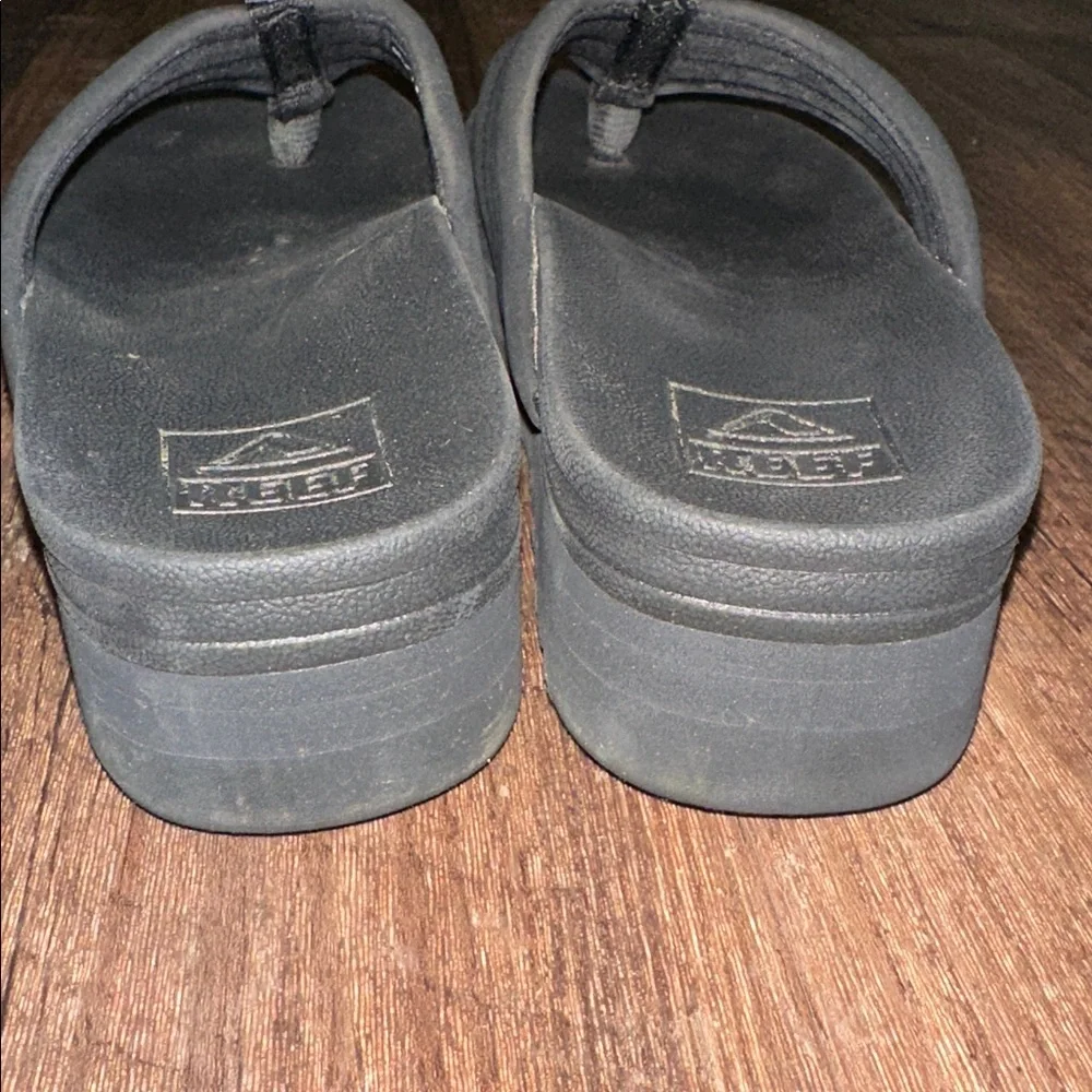 Reef Women's Kaia Rise Flip Flop Sandals black
Women’s 6‎ - Picture 2 of 5